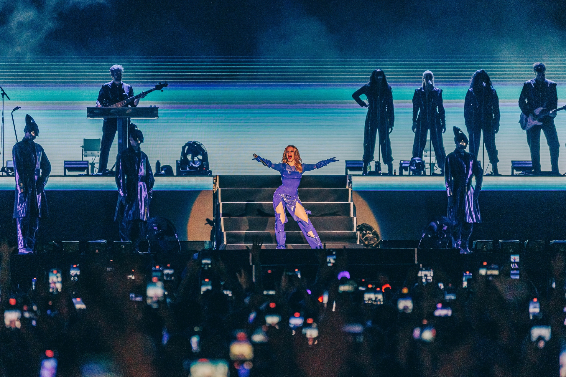 Στην υγειά της Κάιλι και της Μπεθ-1