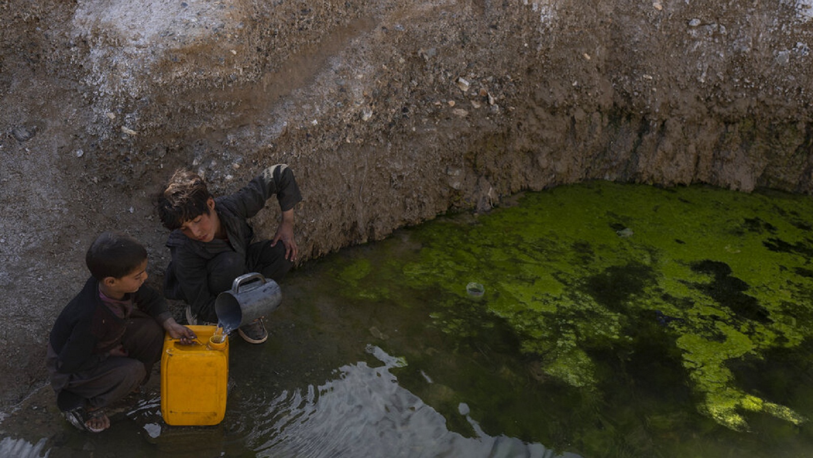 Για πρώτη φορά στη σύγχρονη ιστορία, μια πρωτεύουσα ξεμένει εντελώς από νερό-3
