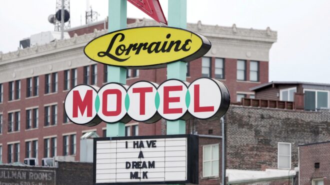 ηπα-η-κυβέρνηση-τραμπ-δίνει-στη-δημοσι-563727583