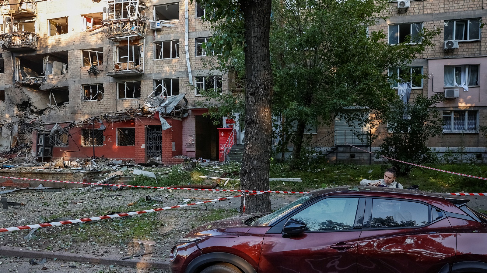 Ουκρανία: Τουλάχιστον 23 τραυματίες στο Κίεβο σε νέα «μαζική» επίθεση της Ρωσίας με drones-2