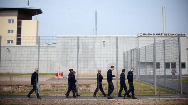 γαλλία-νεαρός-απέδρασε-από-φυλακή-μέσ-563713219