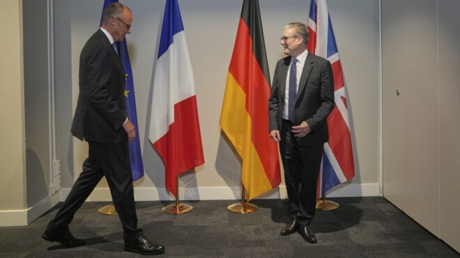 στάρμερ-και-μερτς-υπογράφουν-σήμερα-σ-563719306