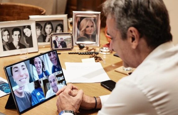 επικοινωνία-μητσοτάκη-με-τις-παγκόσμ-563731819