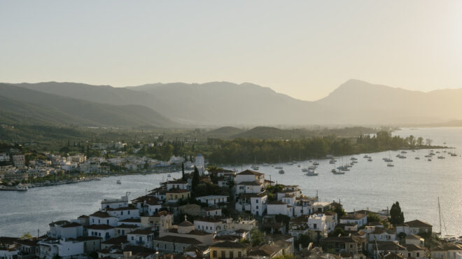 νοστιμιές-και-βουτιές-στον-πόρο-στο-563720161