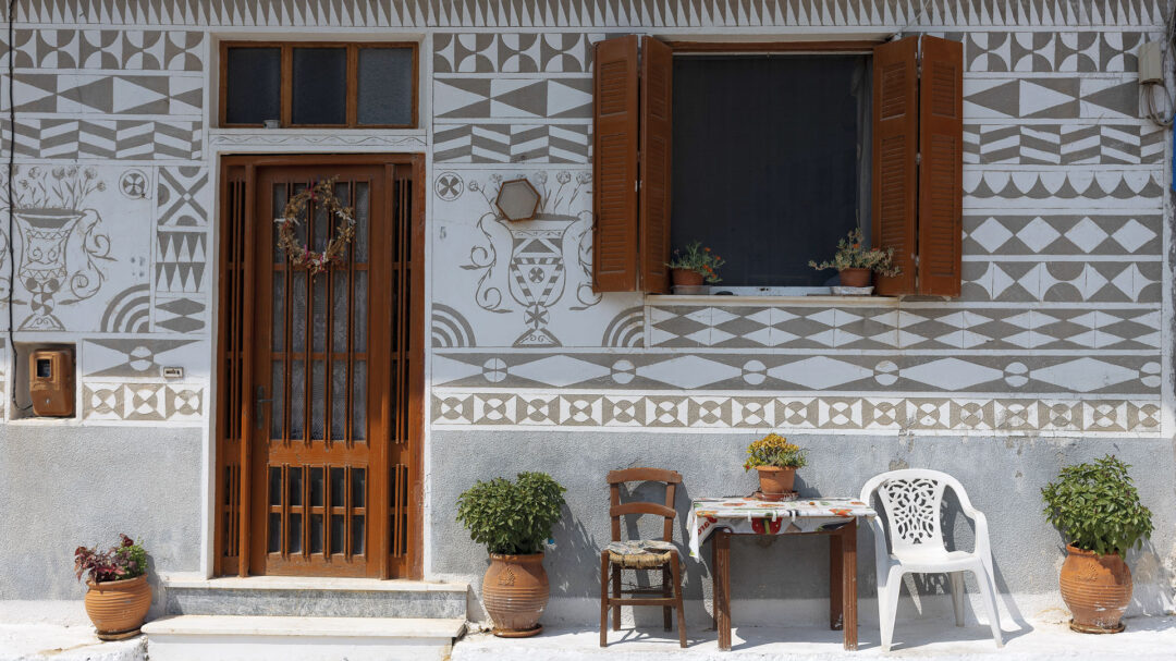 πυργί-το-χωριό-της-χίου-που-χαράζει-τον-563737519