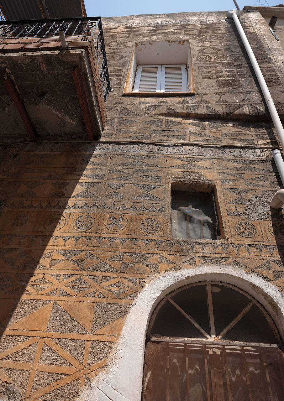 Πυργί: Το χωριό της Χίου που χαράζει τον χρόνο στους τοίχους-2