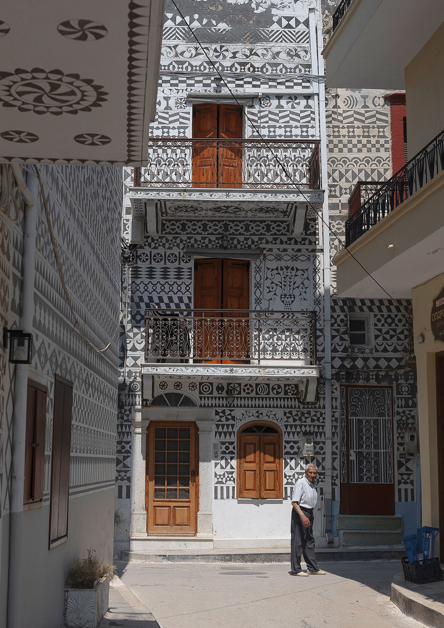 Πυργί: Το χωριό της Χίου που χαράζει τον χρόνο στους τοίχους-8