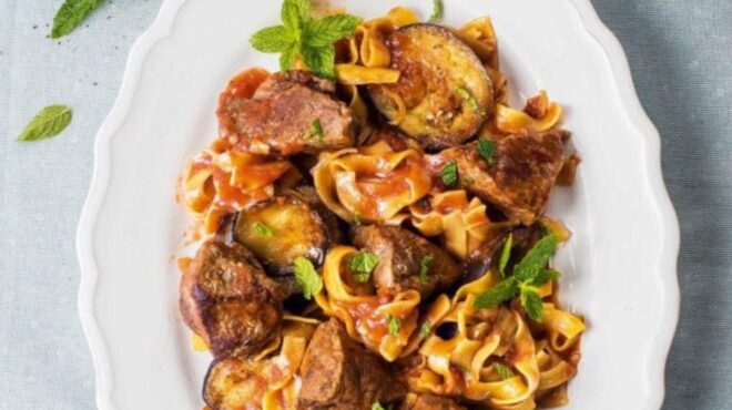 γιουβέτσι-με-μοσχαράκι-μελιτζάνες-κα-563714122