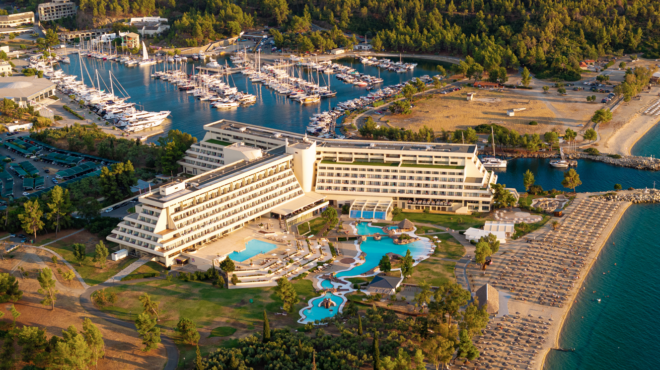 συνεργασία-μεταξύ-του-porto-carras-και-της-swot-hospitality-563731759