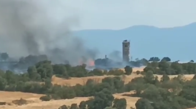 οριοθετήθηκε-η-φωτιά-σε-εργοστάσιο-ξυ-563692327