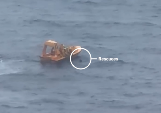 πατέρας-και-κόρη-έπεσαν-στη-θάλασσα-απ-563694061