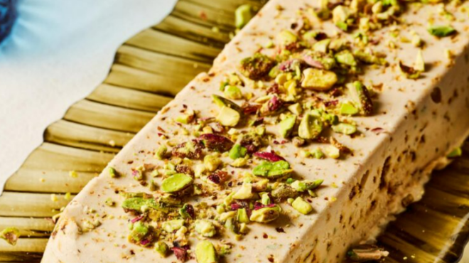 σεμιφρέντο-με-καφέ-και-φυστίκια-σε-αλμ-563724712