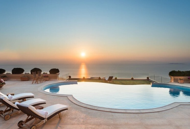 Πλαχότνιουκ: Η βίλα στη Σαρωνίδα, τα 17 πλαστά διαβατήρια και τα 155.000 ευρώ σε μετρητά-2