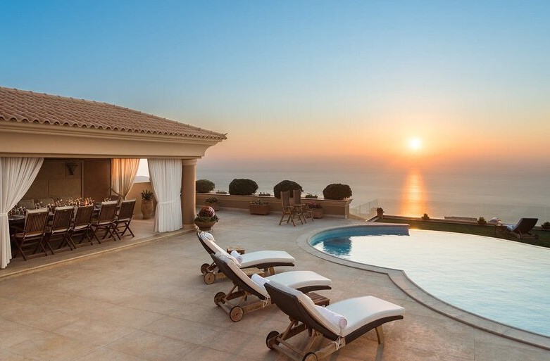 Πλαχότνιουκ: Η βίλα στη Σαρωνίδα, τα 17 πλαστά διαβατήρια και τα 155.000 ευρώ σε μετρητά-1