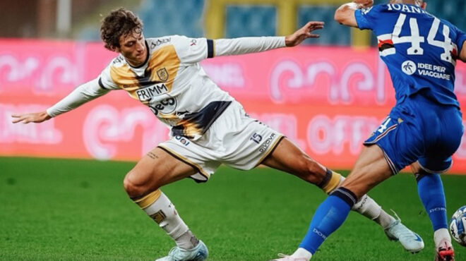 ο-μουσολίνι-παίζει-την-μπάλα-του-563738176