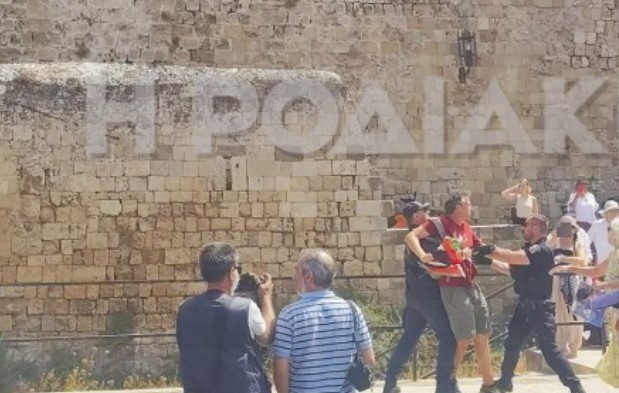 Ρόδος: Ενταση και προσαγωγές για την άφιξη του κρουαζιερόπλοιου με τους Ισραηλινούς τουρίστες [βίντεο]-7