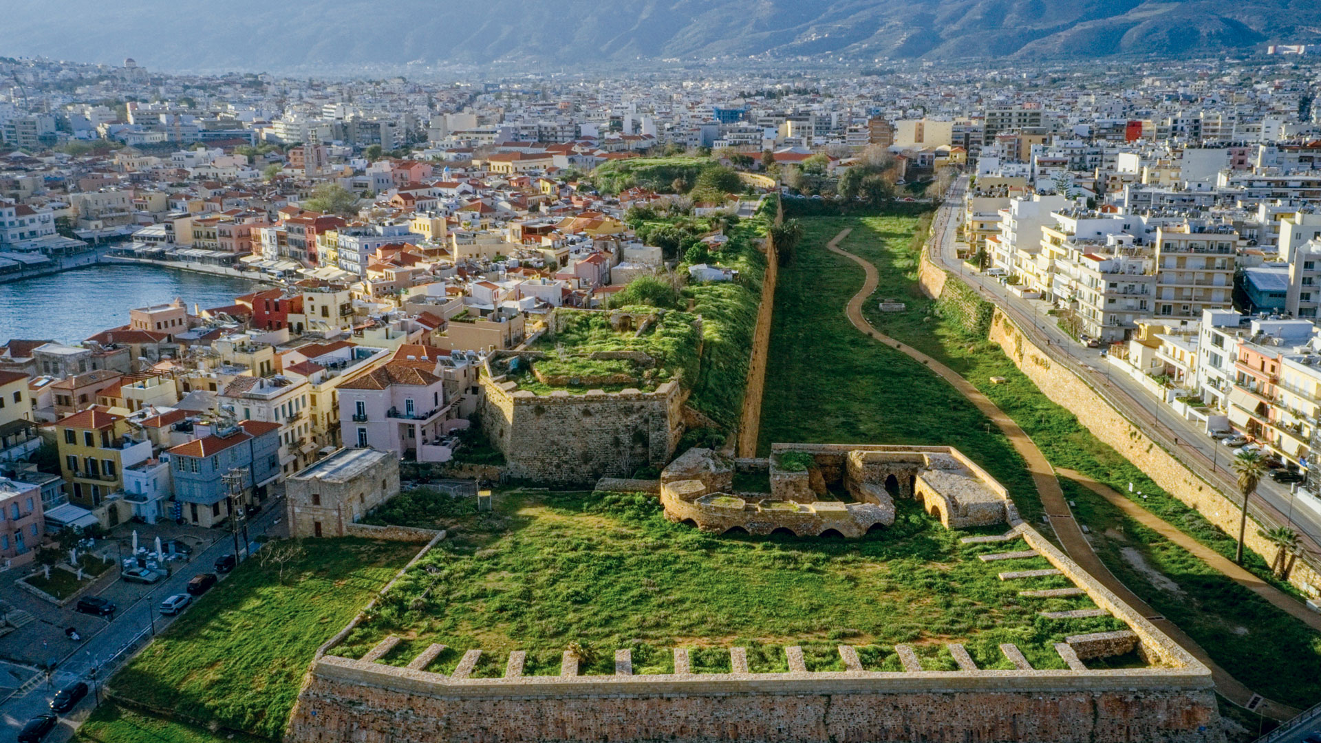 Η παλιά πόλη των Χανίων και τα μυστικά της-4