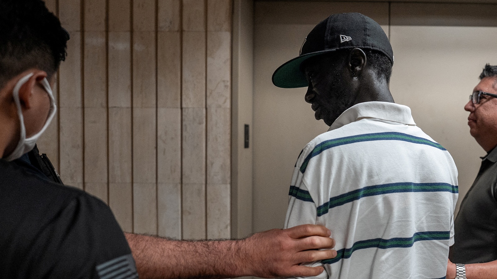 ΗΠΑ: Ολο και χαμηλότερα το ποσοστό των Αμερικανών που εγκρίνουν την πολιτική Τραμπ-1