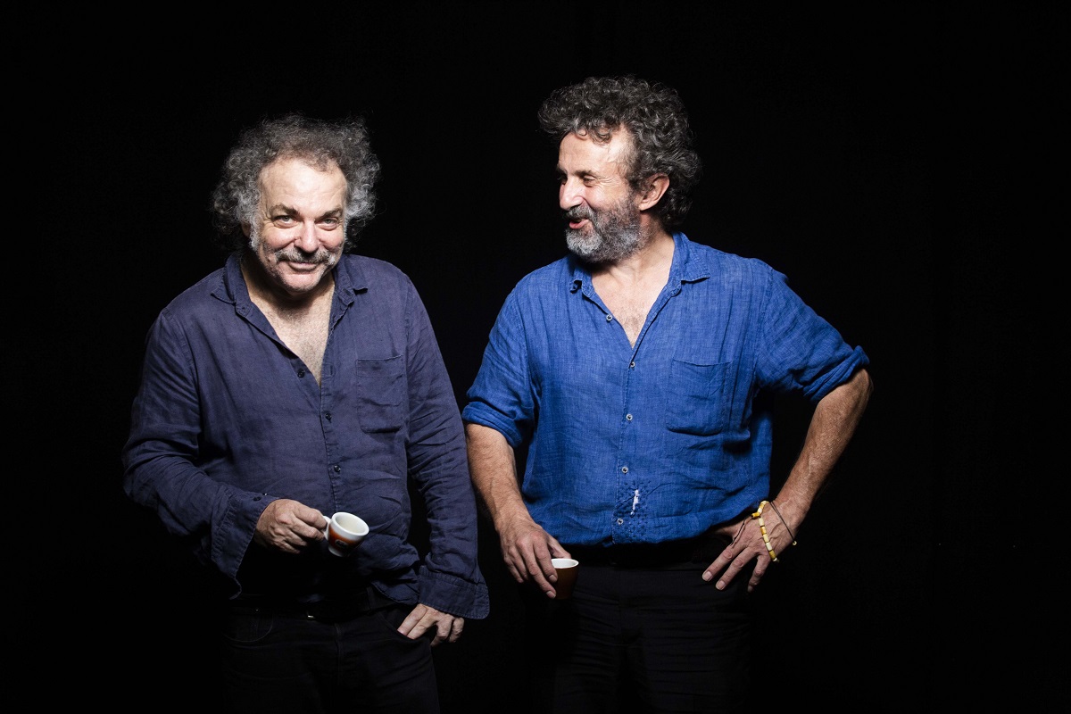 Xylouris White στην «Κ»: «Η παράδοση είναι σαν τη φωτιά. Αν βάλεις ξύλο, μένει ζωντανή»-1