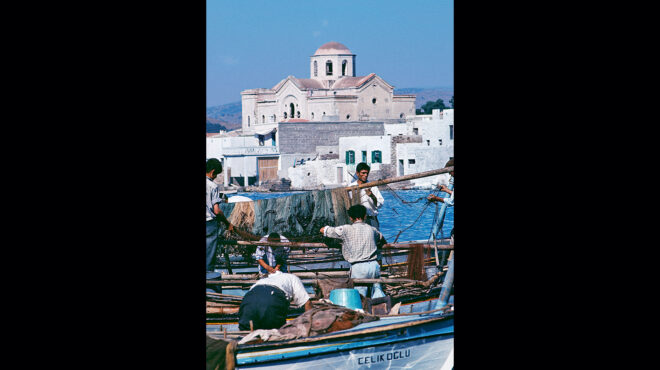 η-χρωματιστή-ανατολή-του-αρά-γκιουλέρ-563713231