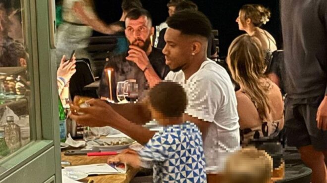 γιάννης-αντετοκούνμπο-στα-χανιά-για-δ-563700838