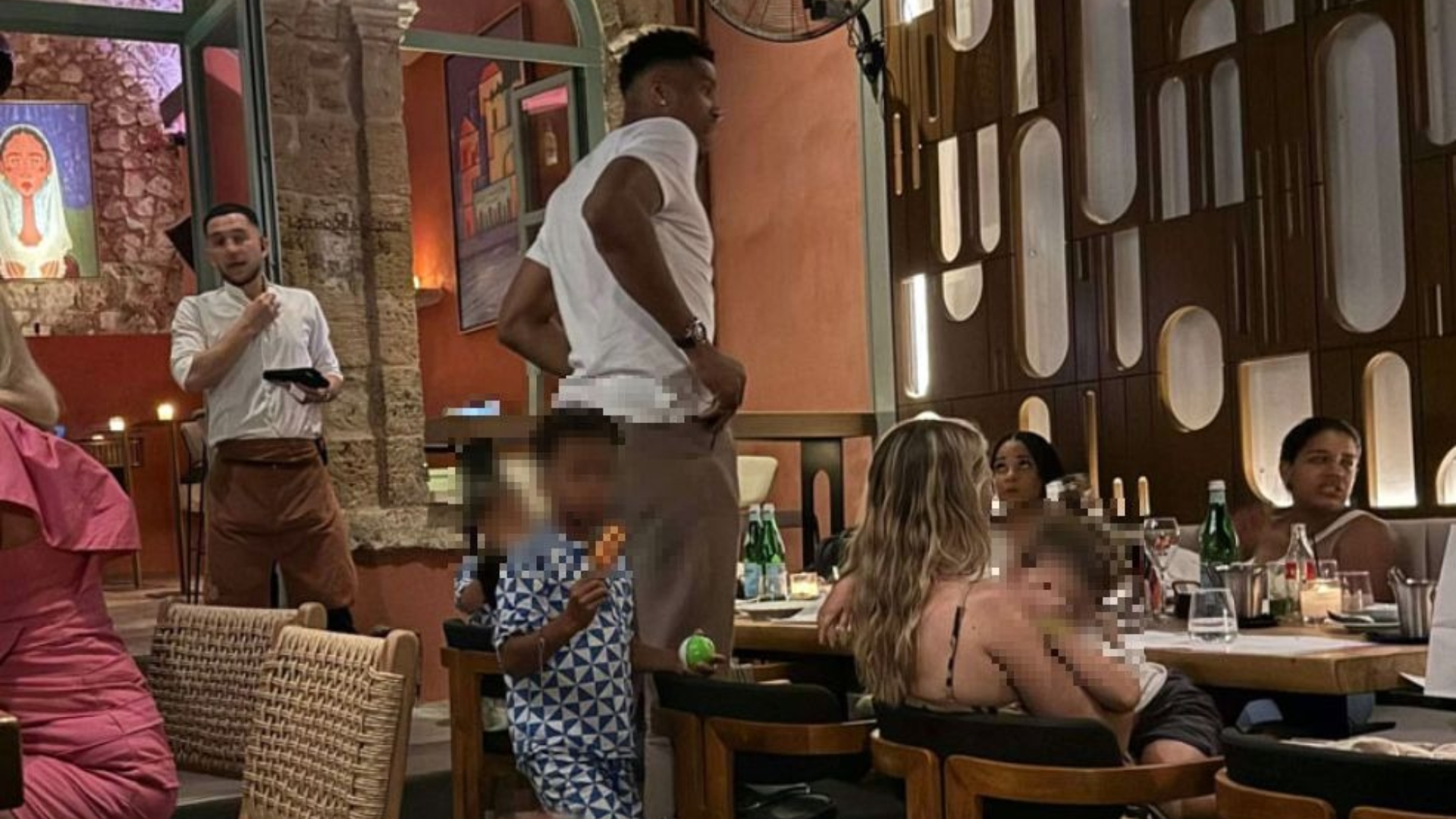 Γιάννης Αντετοκούνμπο: Στα Χανιά για διακοπές με την οικογένειά του-2