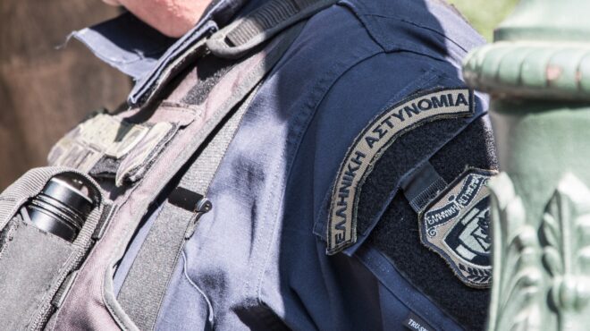 πειραιάς-το-ναρκο-κοντέινερ-από-το-εκο-563726896