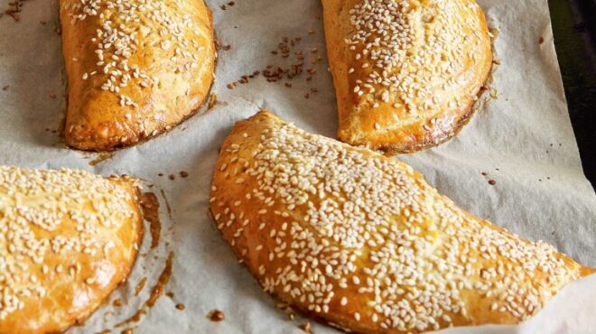 ατομικές-τυρόπιτες-μισοφέγγαρα-με-σπ-563713714