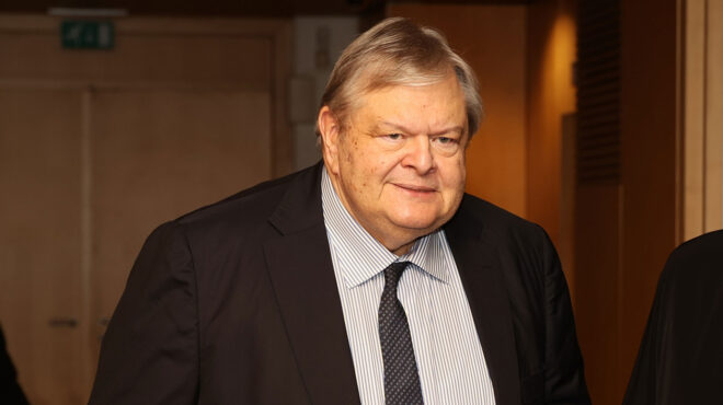 βενιζέλος-κατά-κυβέρνησης-για-μετανα-563707858