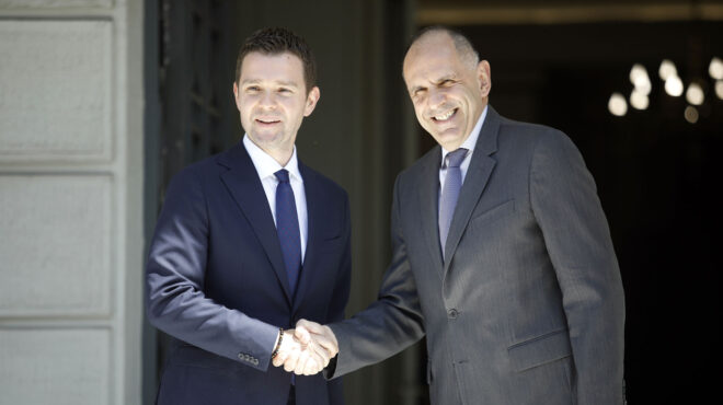 αυστηρό-μήνυμα-για-τη-συμφωνία-των-πρε-563731642