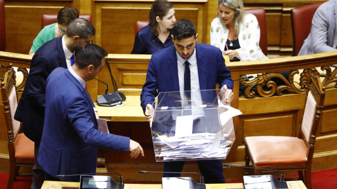 τέμπη-παραπομπή-καραμανλή-στο-δικαστ-563729539