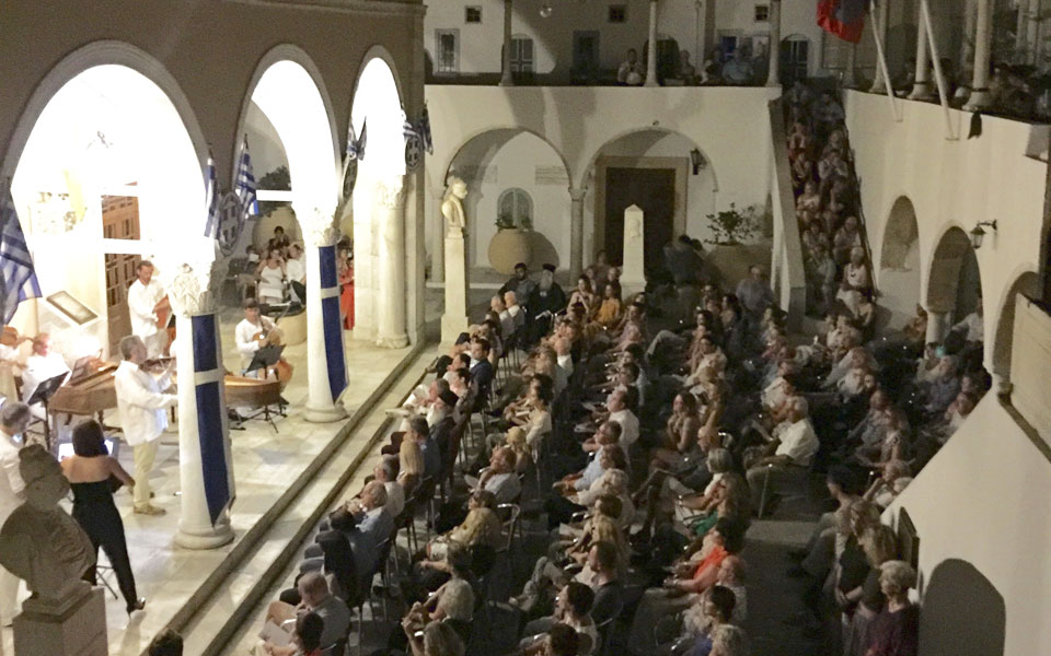 Μια συναυλία μνήμης και μια έκθεση με τάματα στα Θεομητορικά της Υδρας-3