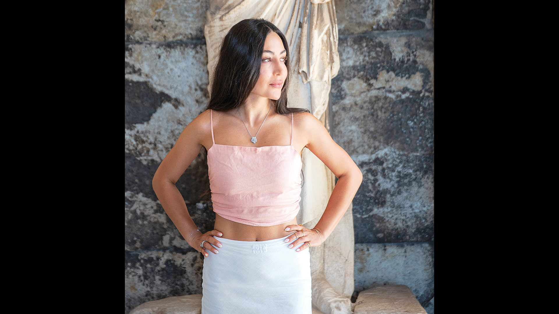 νίνα-μινασιάν-ποτέ-δεν-ένιωσα-ξένη-563724976