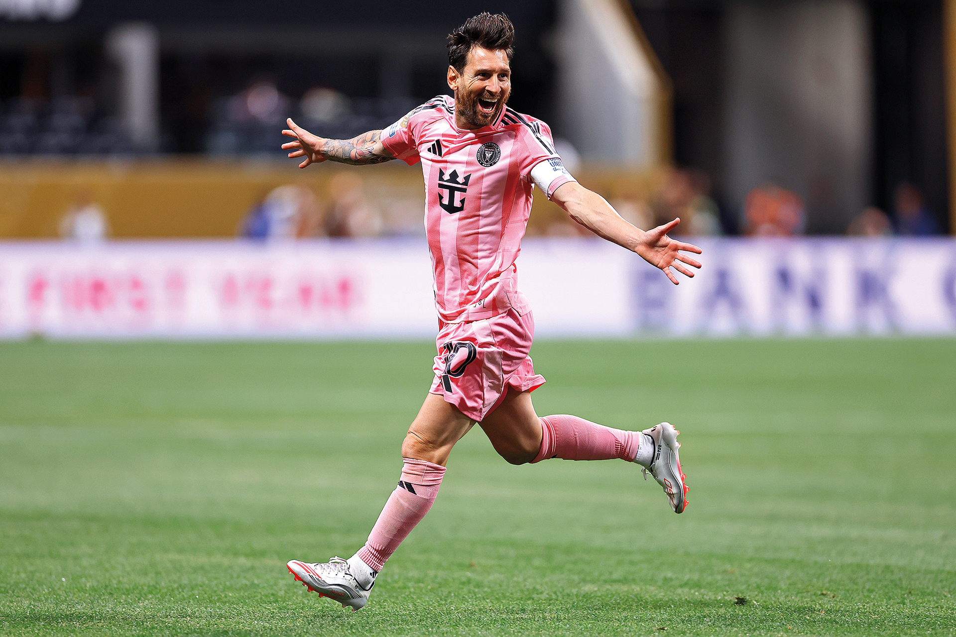 Βλέπει κανείς Μουντιάλ συλλόγων;-2