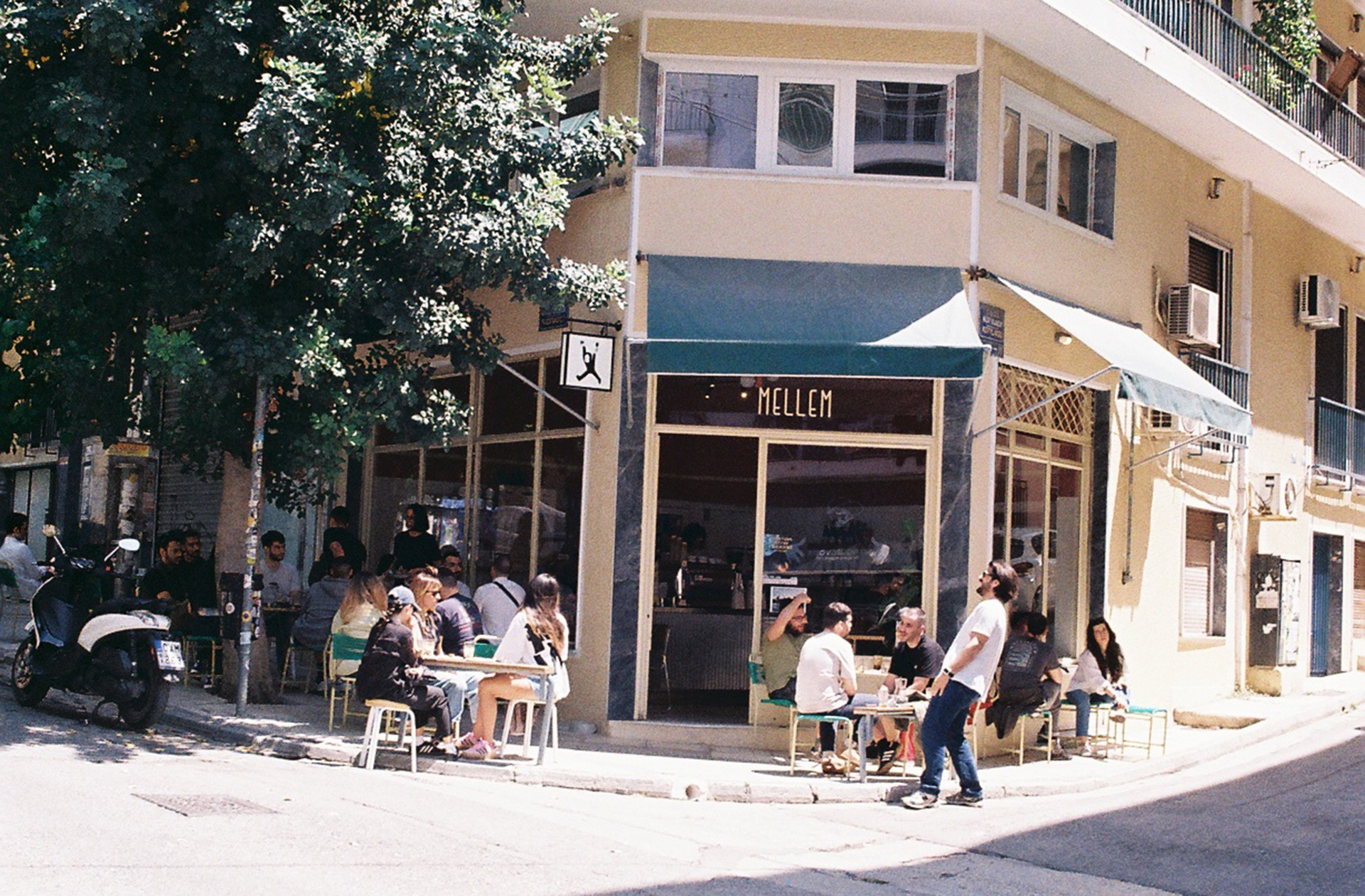 Mellem: Ανάμεσα σε όλα τα σωστά σημεία-1