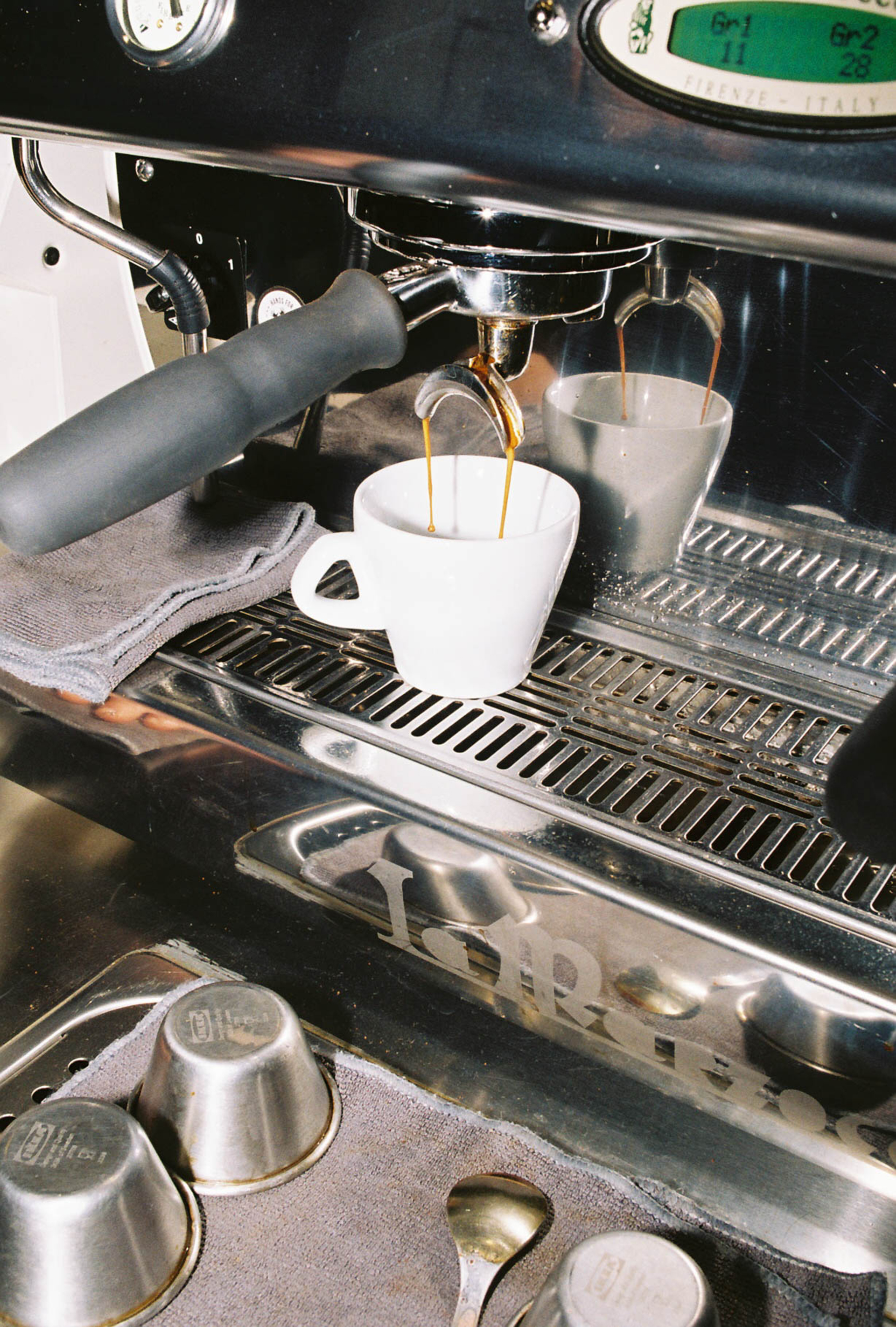 Mellem: Ανάμεσα σε όλα τα σωστά σημεία-2