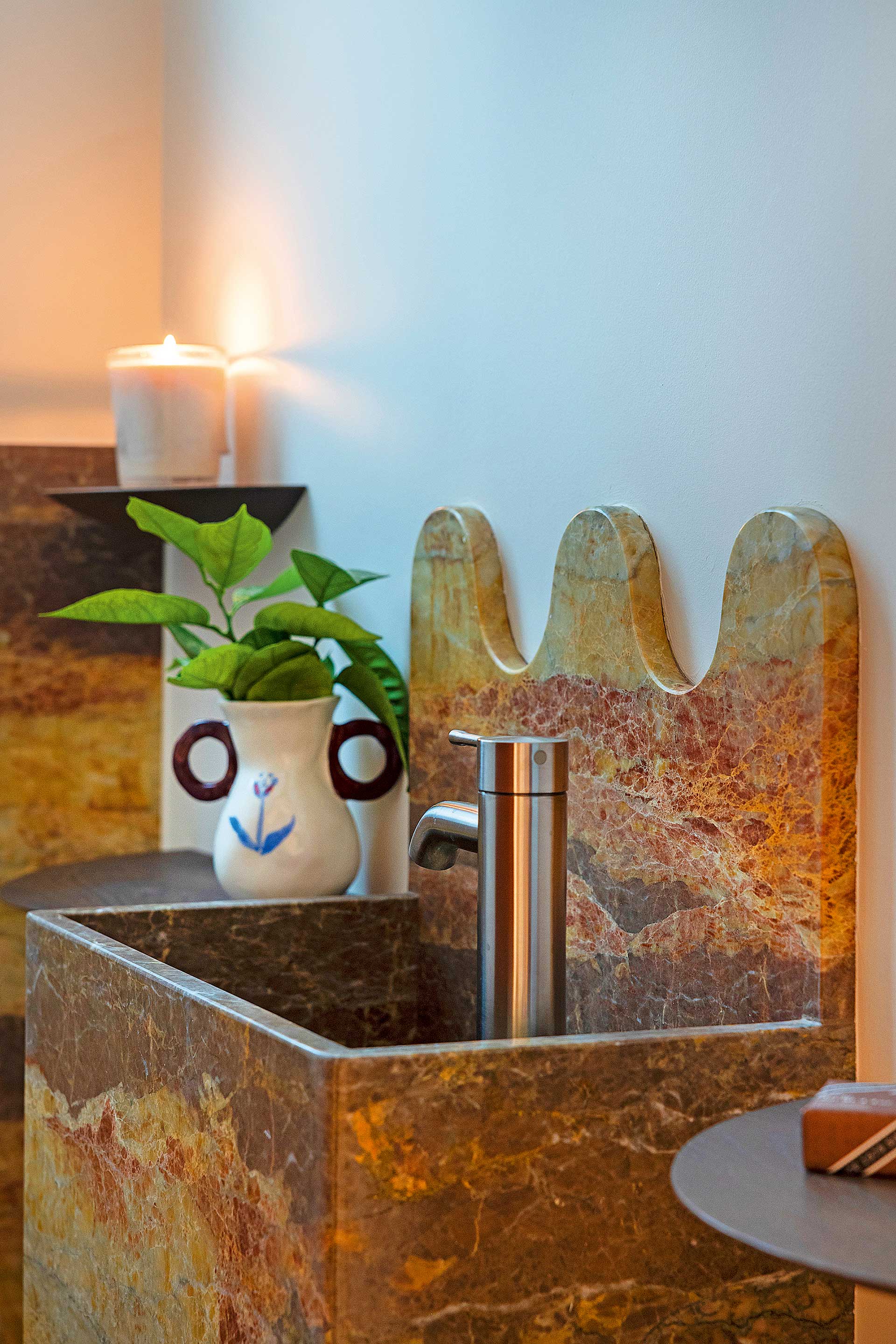 Ενα διαμέρισμα γεμάτο γήινη απλότητα στο Κέντρο-5