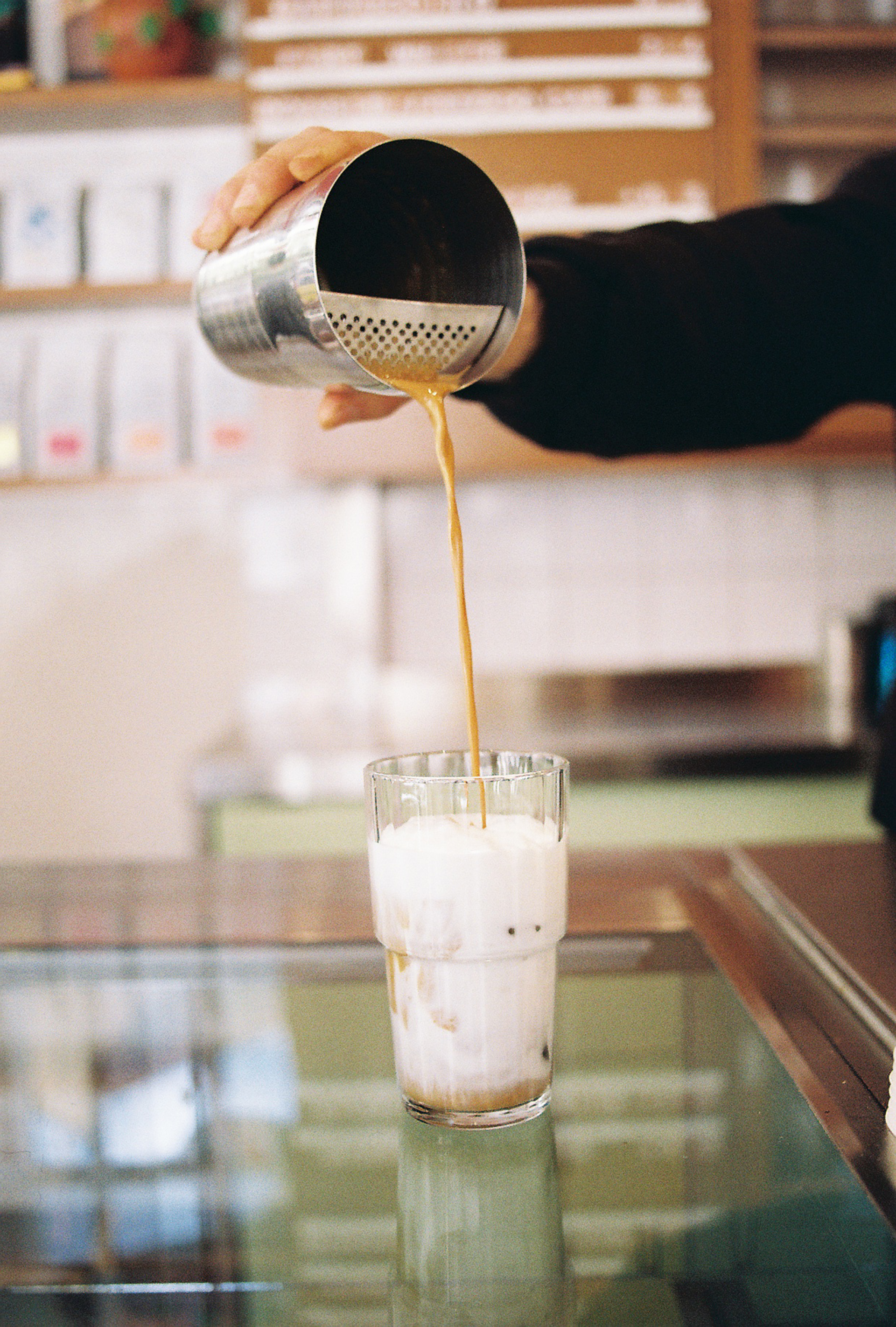 Mellem: Ανάμεσα σε όλα τα σωστά σημεία-3