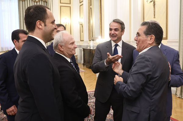 Σαν αγιασμός στο σχολείο-1