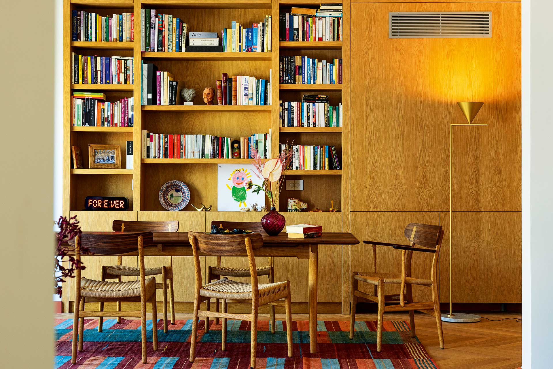 Ενα διαμέρισμα γεμάτο γήινη απλότητα στο Κέντρο-3