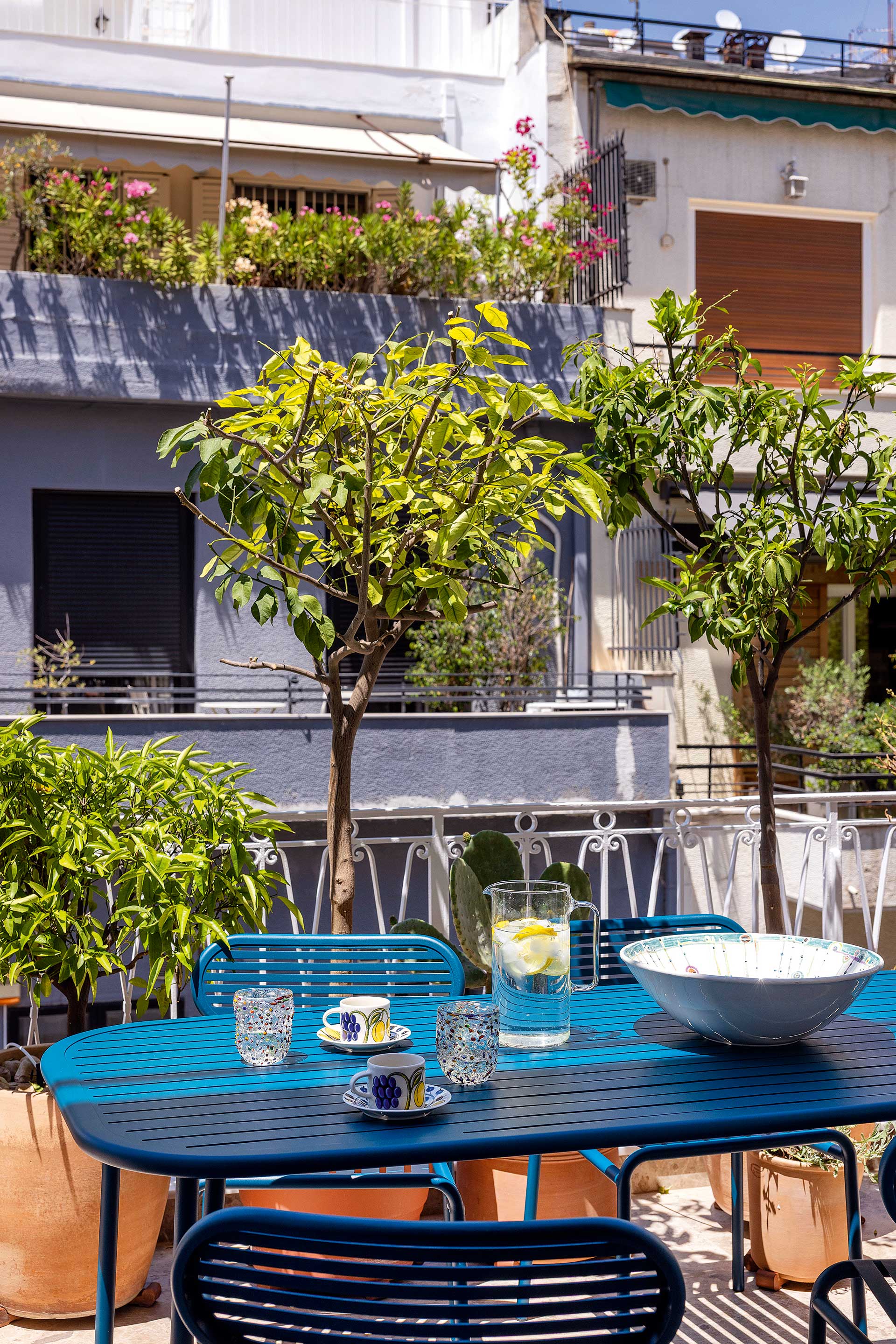 Ενα διαμέρισμα γεμάτο γήινη απλότητα στο Κέντρο-1