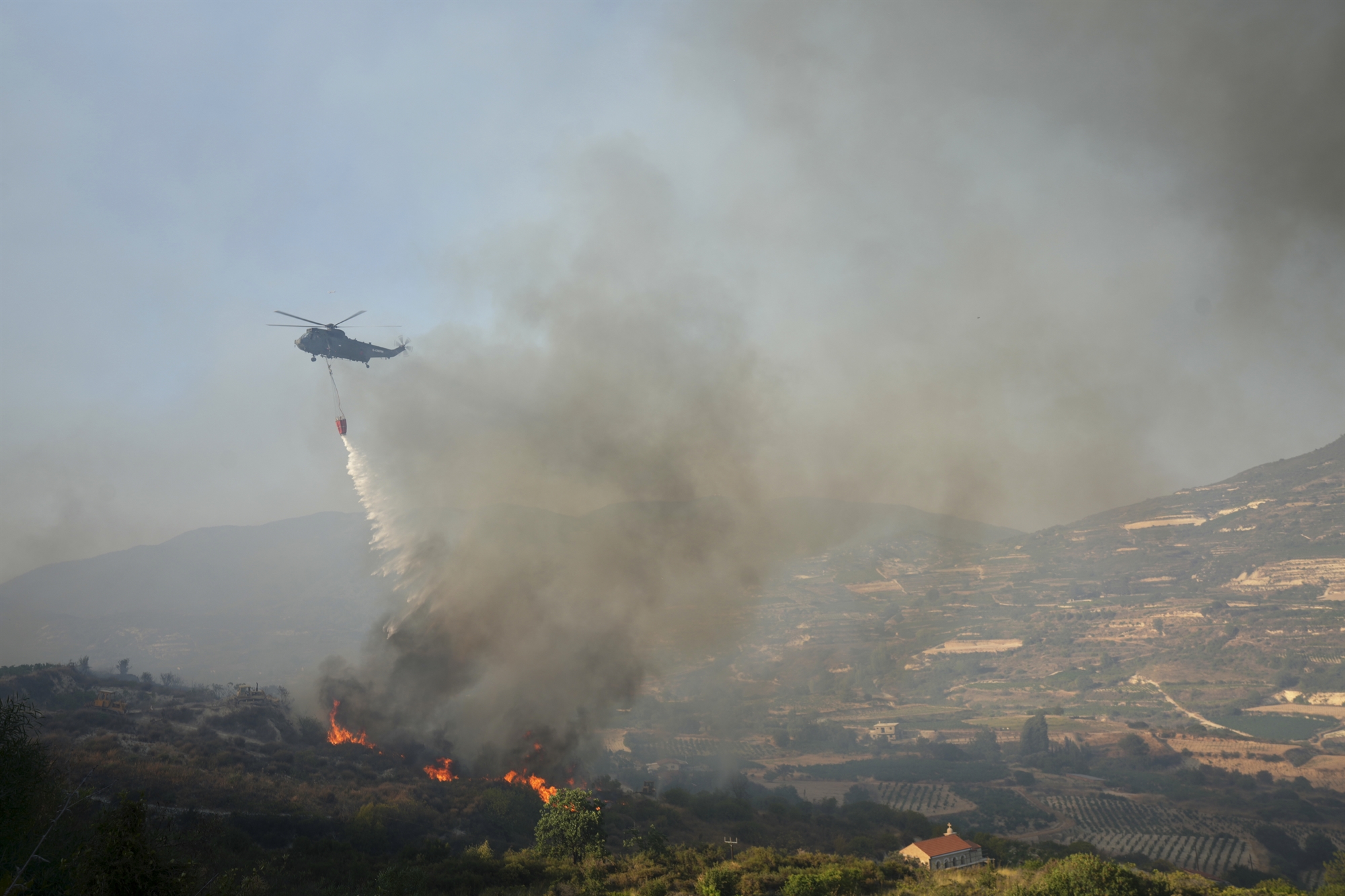 Οργή και ερωτήματα για την πύρινη κόλαση στην Κύπρο-3