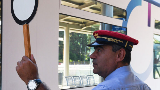 με-μοντέλο-δεη-οι-σιδηρόδρομοι-ελλάδ-563707702