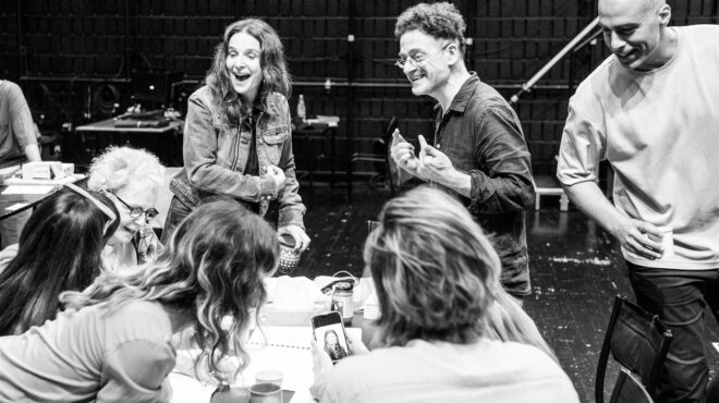 ανιχνεύοντας-το-τραύμα-563693938