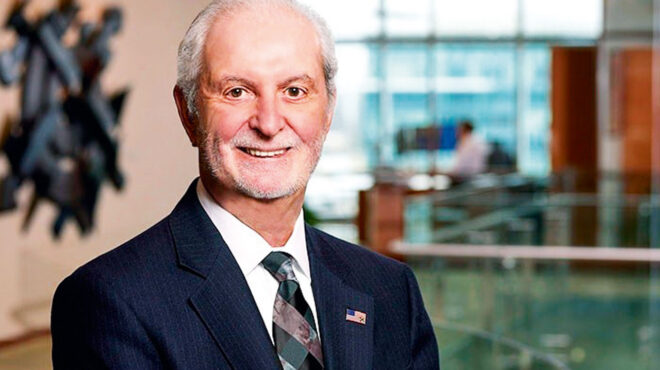 o-ελληνοαμερικανός-που-διαχειρίζεται-563693875