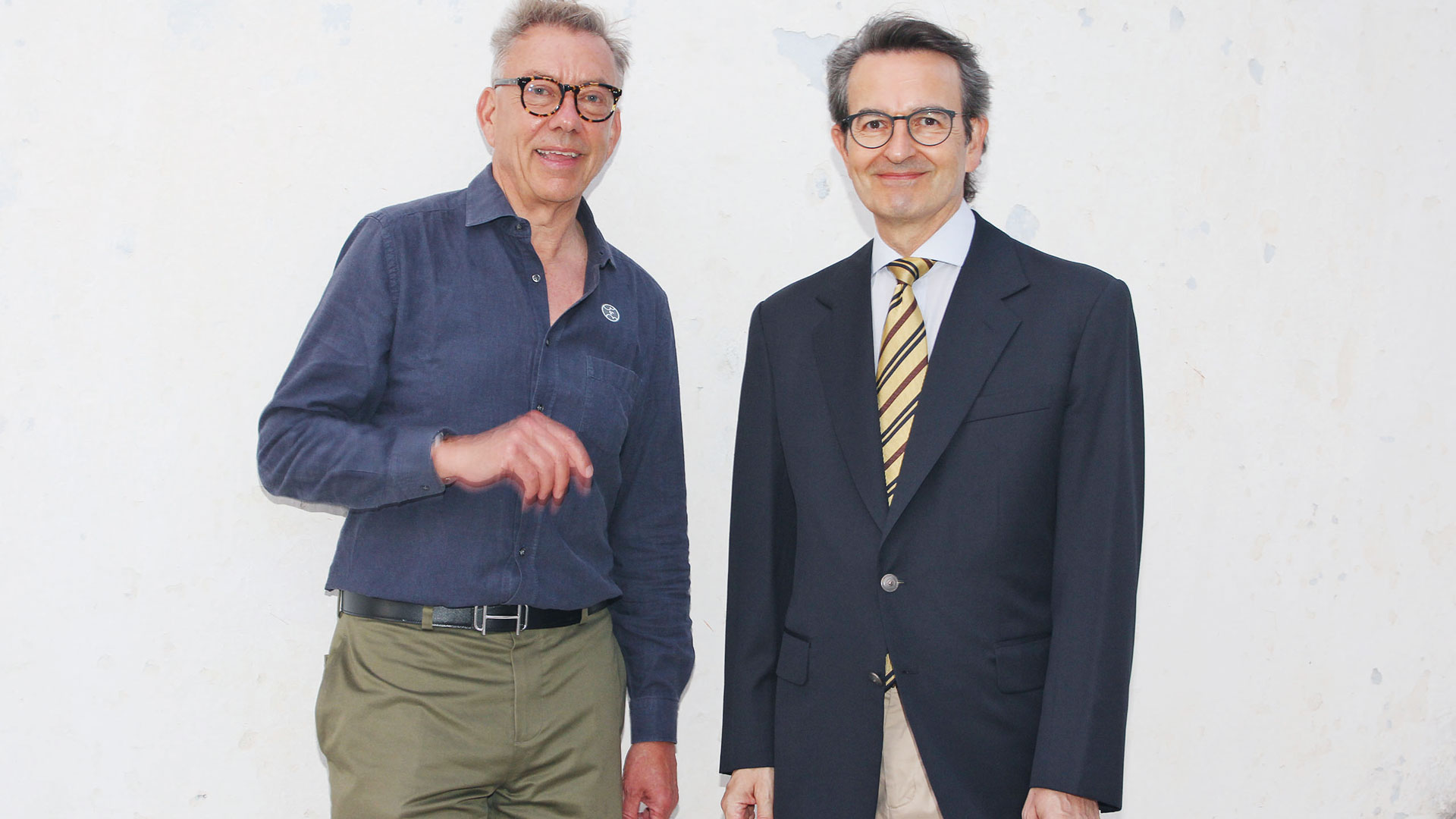 Ο Takis μάς κάνει σινιάλα από την Ανδρο για να ανακαλύψουμε ξανά την τέχνη του-4