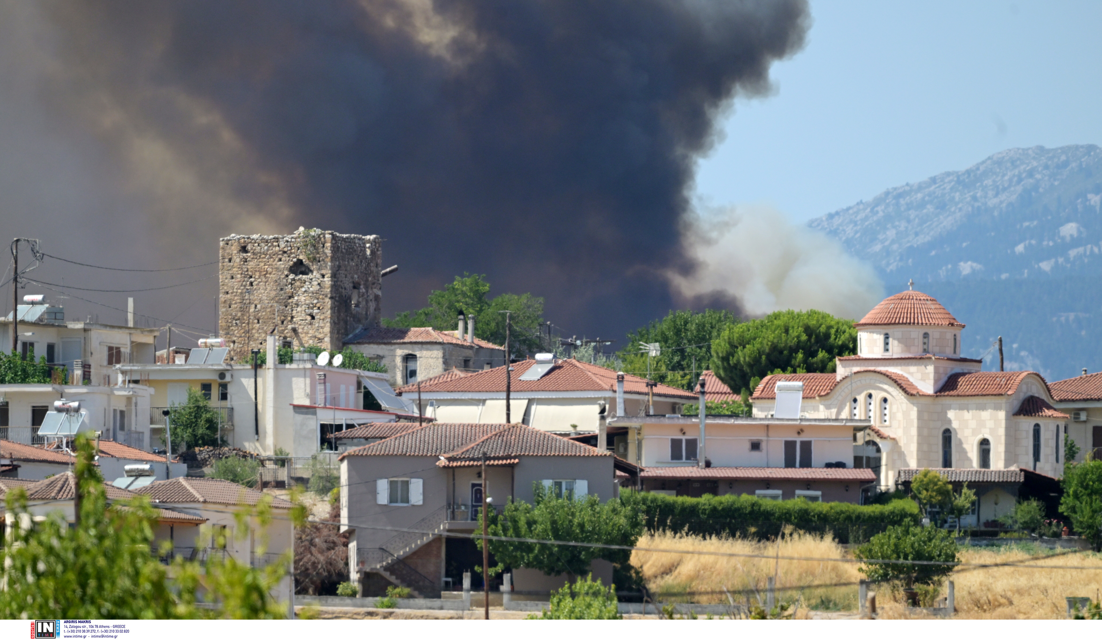 Μεγάλες φωτιές σε Αττική, Εύβοια, Μεσσηνία και Κύθηρα – Καίγονται σπίτια, απεγκλωβισμοί πολιτών-10