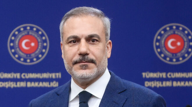 εντός-και-εκτός-δεν-βιάζεται-για-αοζ-με-563717395