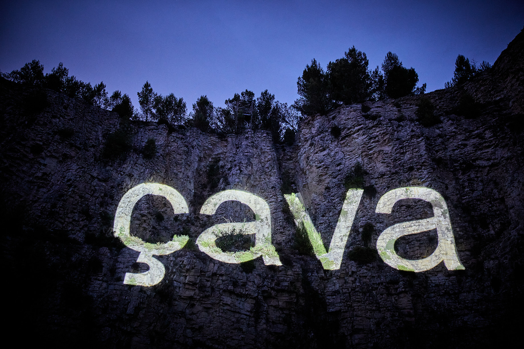 Χορεύοντας τραγούδια από σάρκα και αγωνία-2