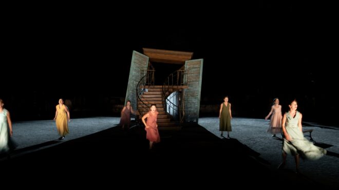 κατανοητή-και-τίμια-η-ηλέκτρα-από-το-563702893